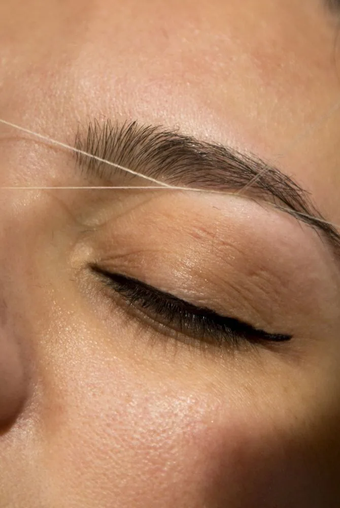 Diseño y medición de cejas