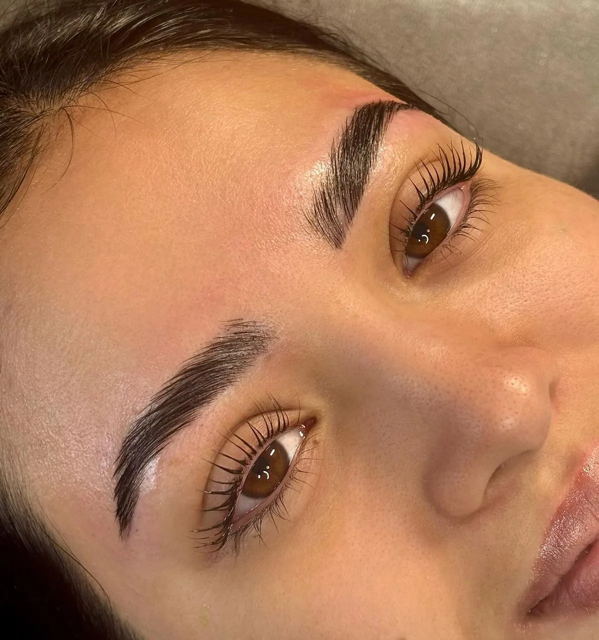Laminado de cejas